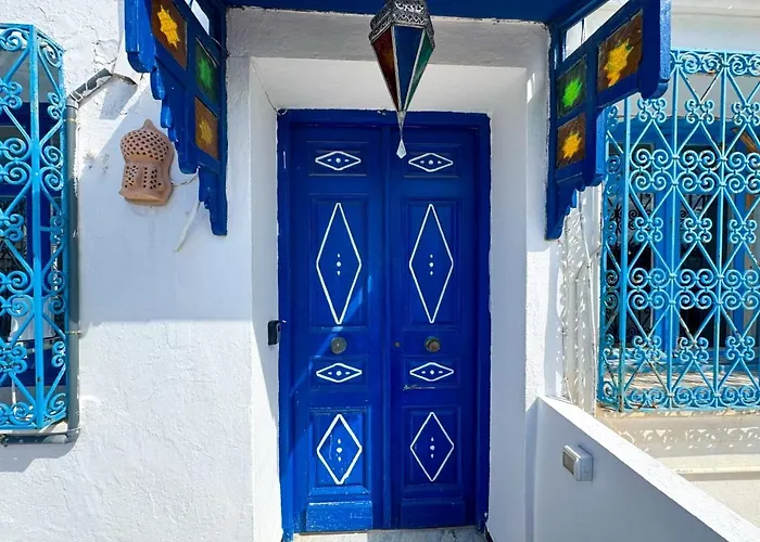 L'Hirondelle Bleue